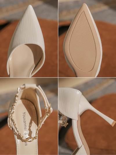 clover chain buckle strap pumps