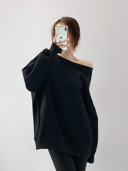 one shoulder oversize sweat
