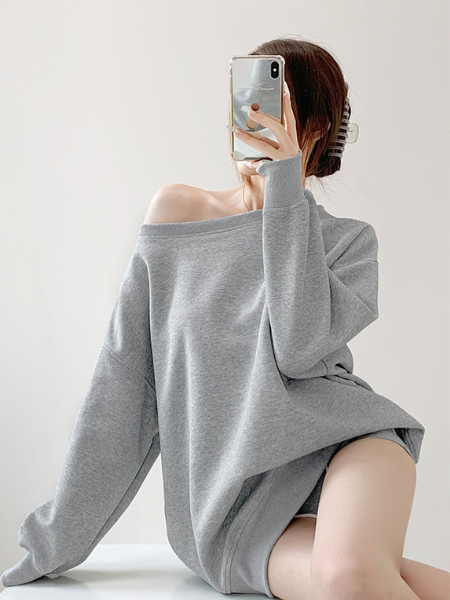 one shoulder oversize sweat