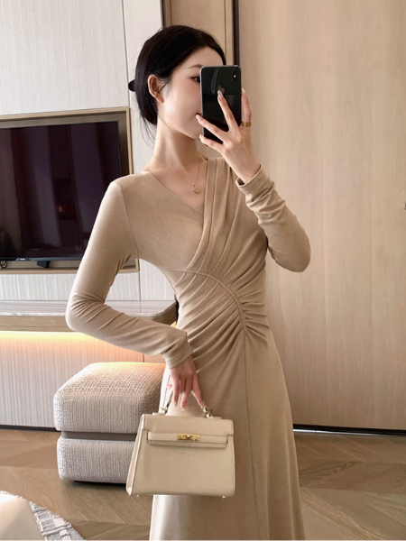 v neck long sleeve gather long dress