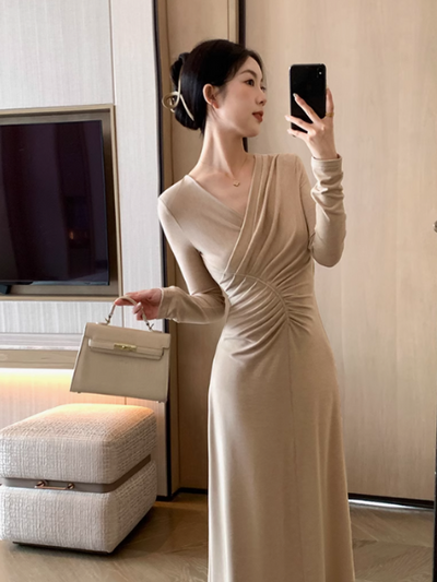 v neck long sleeve gather long dress