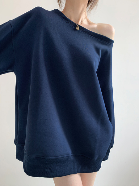 one shoulder oversize sweat