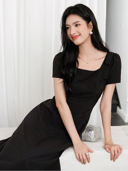 short sleeve shoulder ribbon black dress