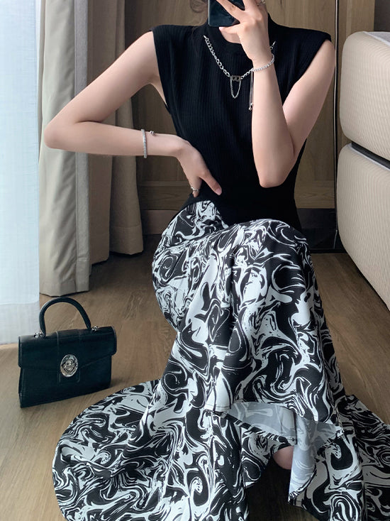 black sleeveless with chain necklace