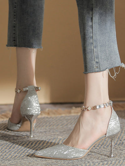 clover chain pointed toe heel