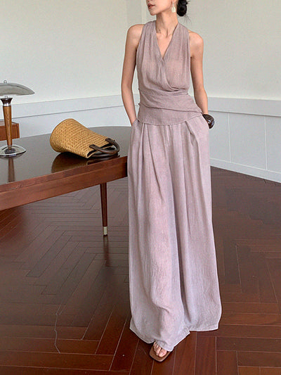light purple sleeveless tops and wide pants set up