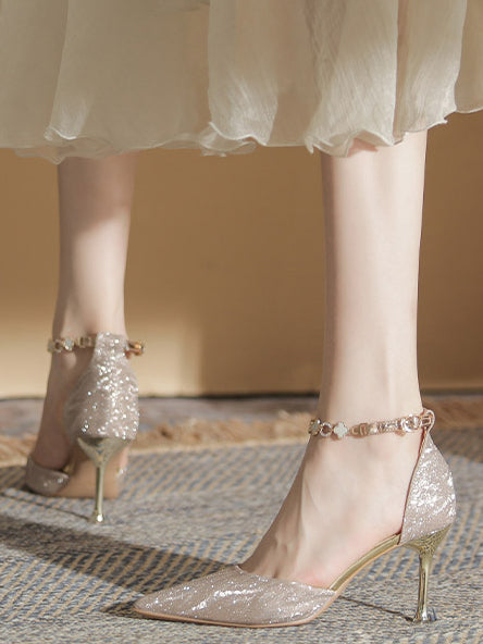 clover chain pointed toe heel