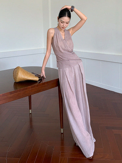 light purple sleeveless tops and wide pants set up