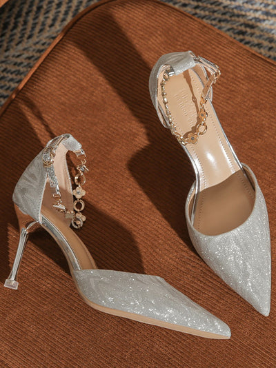 clover chain pointed toe heel