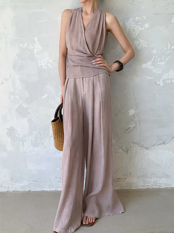light purple sleeveless tops and wide pants set up