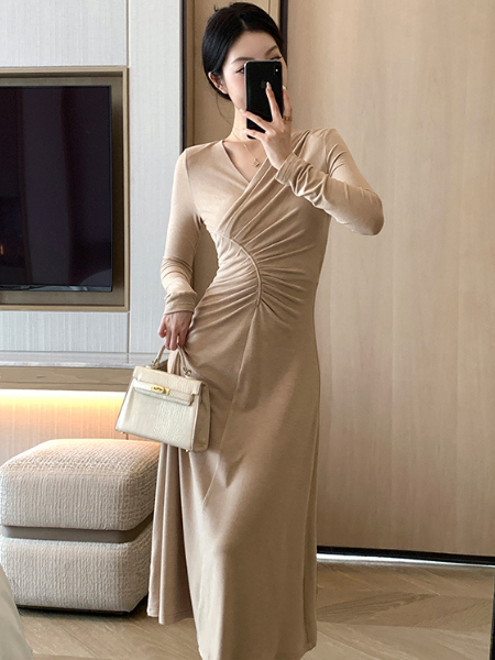 v neck long sleeve gather long dress